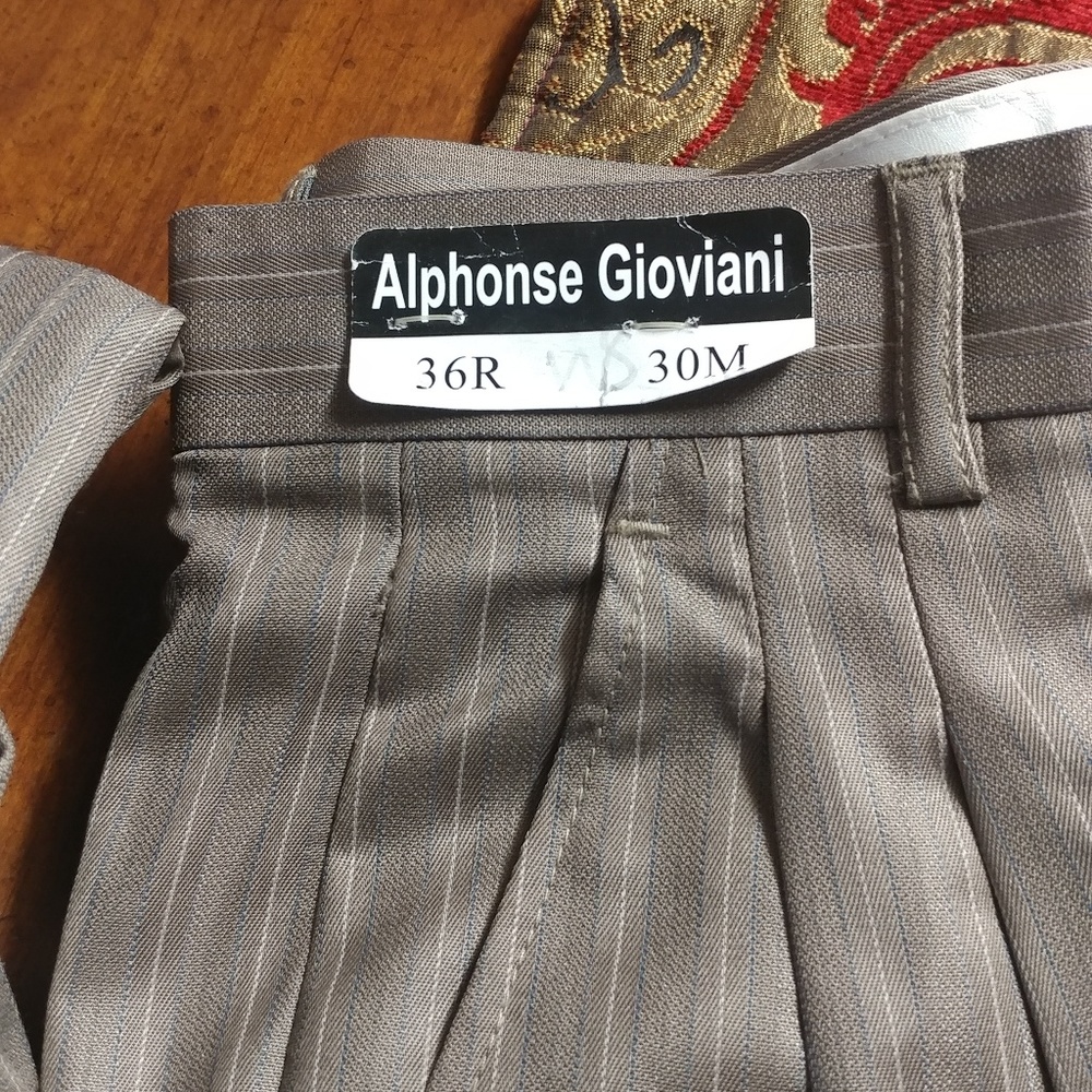 Light brown pinstrip suit set NWT mens size 38R. - Picture 5 of 8